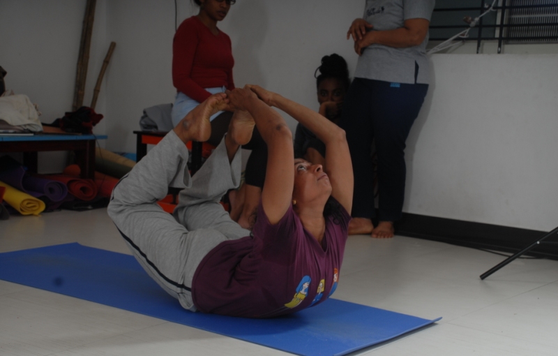 Purna Dhanurasana