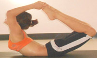 Padangustha Dhanurasana